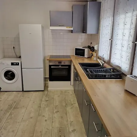 Spacieux 5 Mins De Valenciennes Et Garage Apartment *