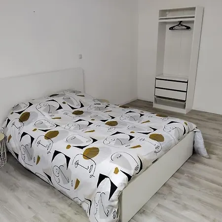 Spacieux 5 Mins De Valenciennes Et Garage Apartment Anzin
